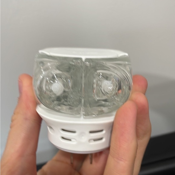 febreze dual scents and plug-in - Picture 3 of 3